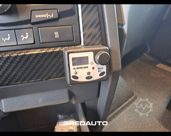 Standardowy ciągnik siodłowy RENAULT TRATTORE STRADALE RENAULT T 520 HIGH CAB