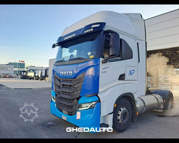 Standardowy ciągnik siodłowy IVECO TRATTORE STRADALE IVECO S - WAY 460 LNG METANO
