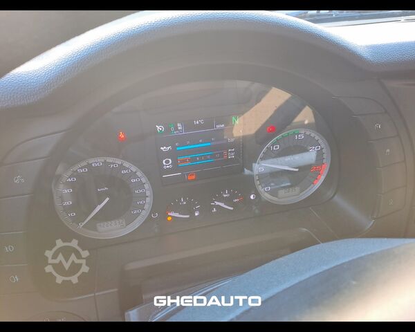 Standardowy ciągnik siodłowy IVECO TRATTORE STRADALE IVECO S - WAY 460 LNG METANO