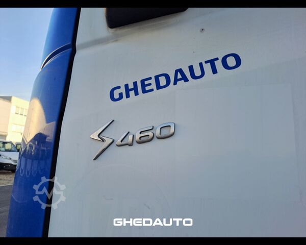 Standardowy ciągnik siodłowy IVECO TRATTORE STRADALE IVECO S - WAY 460 LNG METANO