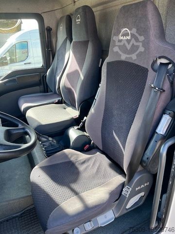 Dobozos furgon MAN TGL 8.180 Wäscherei Koffer mit LBW-Klima-3 Sitze