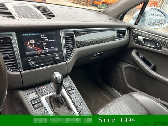 Pikap PORSCHE Macan Turbo 3,6L V6 PANO/BOSE/CARBON/ALCANTARA