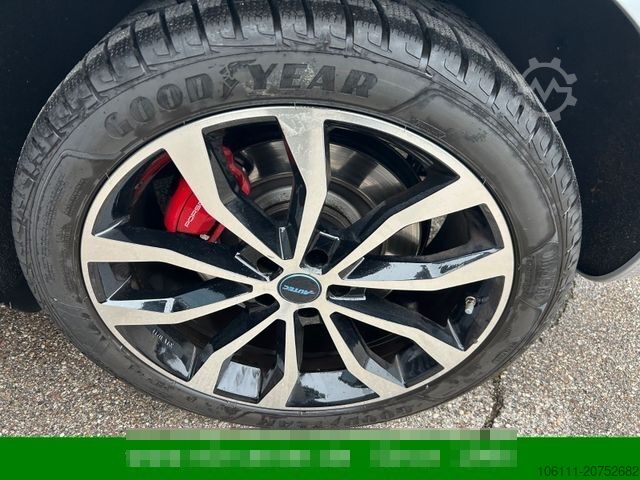 Pick-up PORSCHE Macan Turbo 3,6L V6 PANO/BOSE/CARBON/ALCANTARA