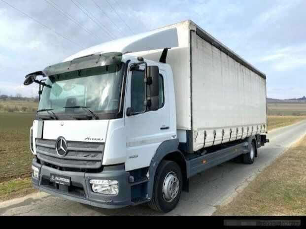 Camión de plataforma MERCEDES-BENZ Atego 1523 L 4x2 Pritsche Plane+LBW 2To+Klima