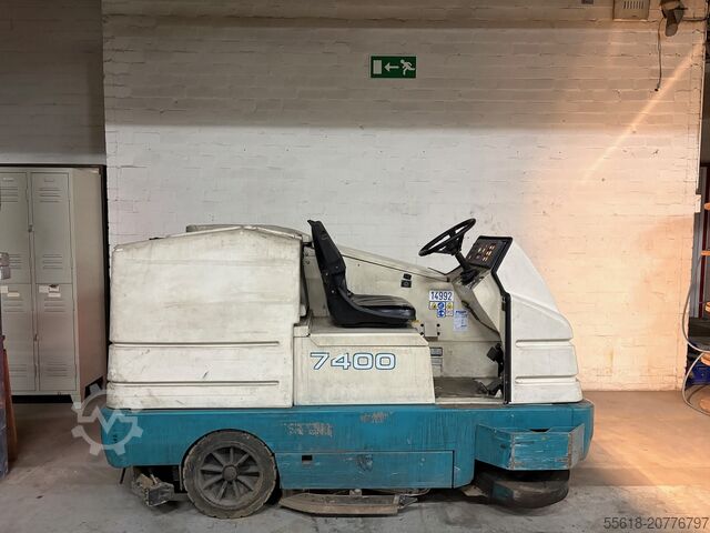 Szorowarka automatyczna Tennant 7400