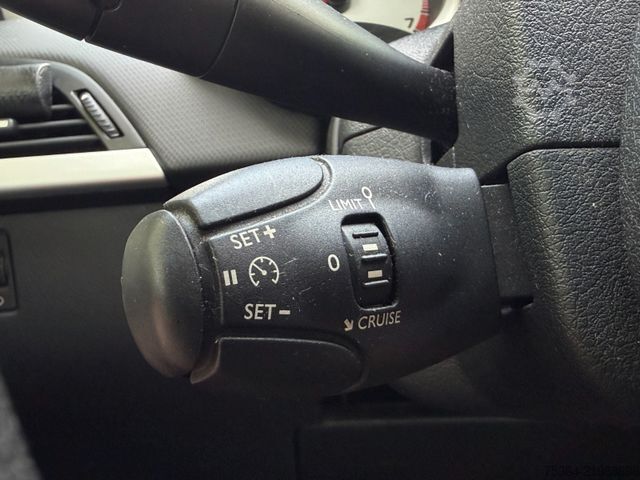 Bestelwagen PEUGEOT 207 Tendance  1.4  VTi 70 kw 5 Türig Klima Eu5