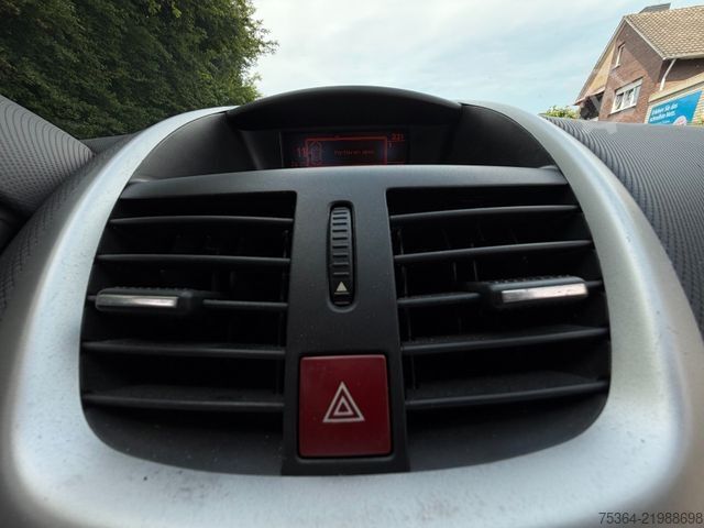 Bestelwagen PEUGEOT 207 Tendance  1.4  VTi 70 kw 5 Türig Klima Eu5