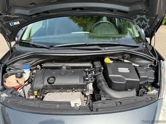 Bestelwagen PEUGEOT 207 Tendance  1.4  VTi 70 kw 5 Türig Klima Eu5
