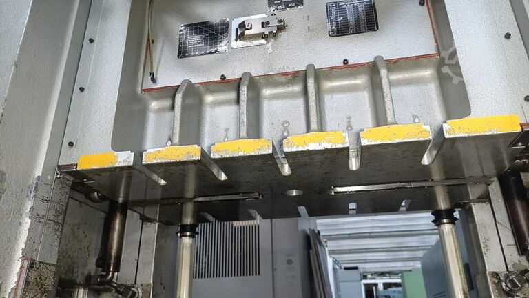 αυτόματο μηχάνημα διάτρησης Haulick + Roos RVD 63-800 HS/CNC