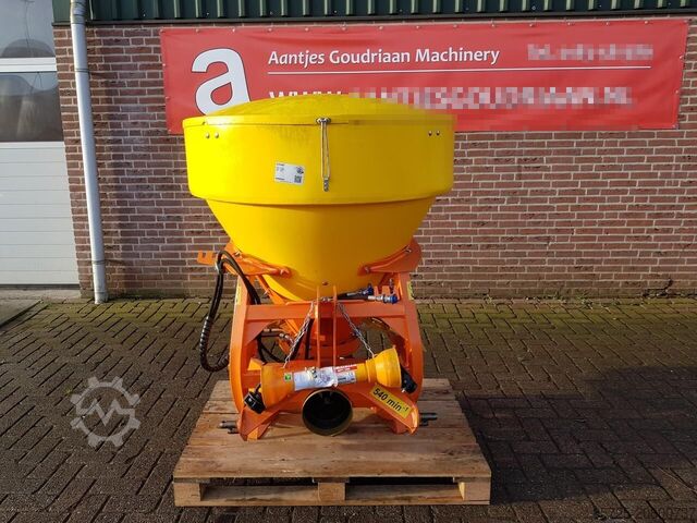 Strooier Pronar PS250M