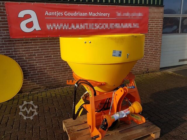 Strooier Pronar PS250M