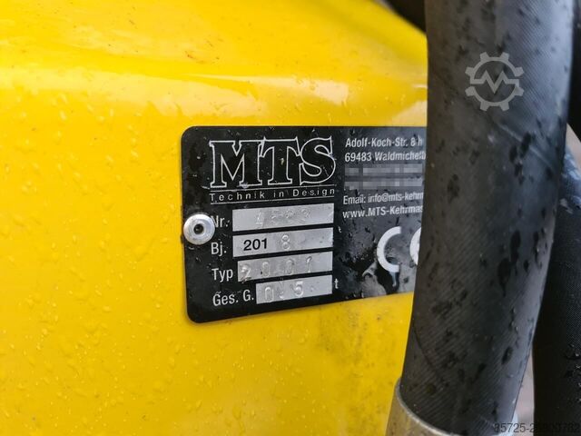 Borstel  MTS bezem met lepel insteek