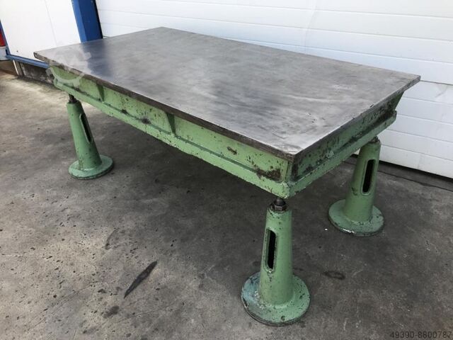 Steel cast grey cast iron alignment and welding plate, heavily ribbed, heavy-duty alignment plate  1985 x 1000