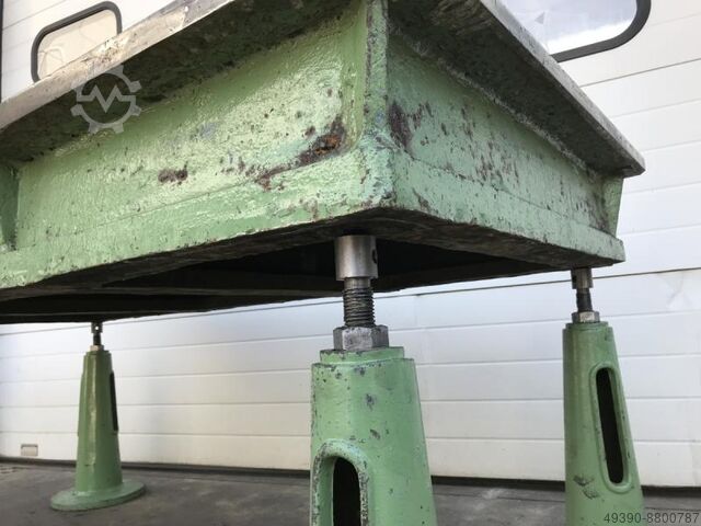 Steel cast grey cast iron alignment and welding plate, heavily ribbed, heavy-duty alignment plate  1985 x 1000