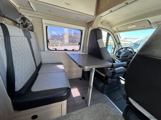 Przyczepa kempingowa/kamper Fiat Weinsberg Carabus 600 K | 4 Posti Letto | Completamente Attrezzato