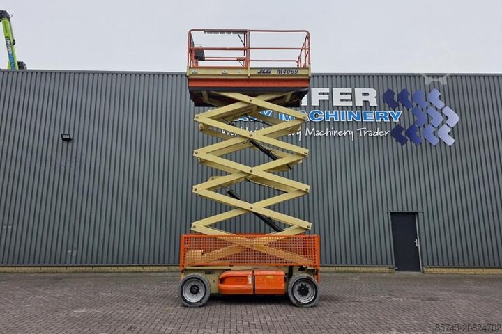 Ascensore a forbice JLG M4069 Hybrid, 14.2m Working Height, 360kg Capacity
