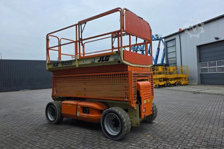 Ascensore a forbice JLG M4069 Hybrid, 14.2m Working Height, 360kg Capacity