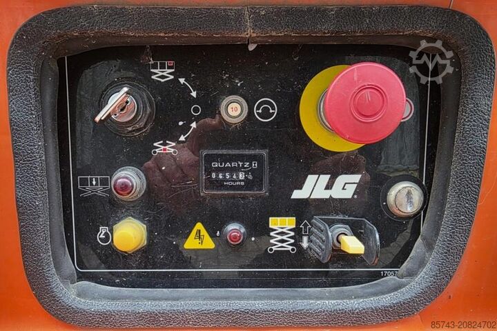 Ascensore a forbice JLG M4069 Hybrid, 14.2m Working Height, 360kg Capacity