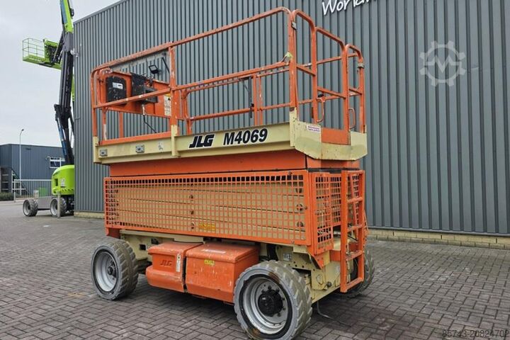 Ascensore a forbice JLG M4069 Hybrid, 14.2m Working Height, 360kg Capacity