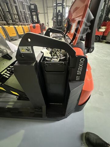 SWE 120 XR * DEMO !! REACH - MÁSTIL + Horquillas Inclinables + Desplazamiento Lateral !! TOYOTA SWE 120 XR * DEMO !!  REACH - MAST  +  Tilting Forks + S.S.  !!