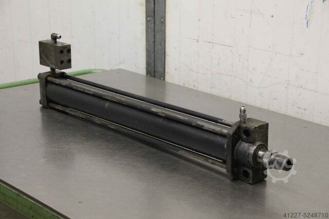 Hydraulische cilinder AMADA PROMECAM Hub 585 mm