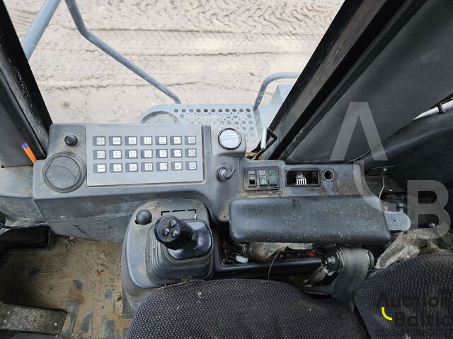 Lastare Liebherr L 544 2Plus2