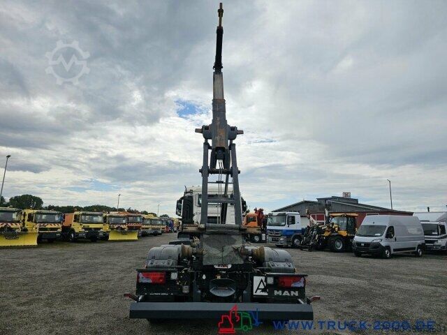 Camion scarrabile MAN TGS 26.460 6x4 (H) Hyva 20.60 S Lift/ Lenkachse