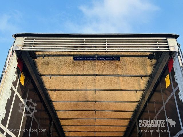 Nyitott ponyvás félpótkocsi Schmitz Cargobull Curtainsider Mega Getränke