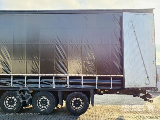 Nyitott ponyvás félpótkocsi Schmitz Cargobull Curtainsider Mega Getränke