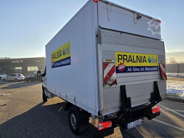 Kontener z windą Mercedes-Benz Sprinter Kontener Winda 906