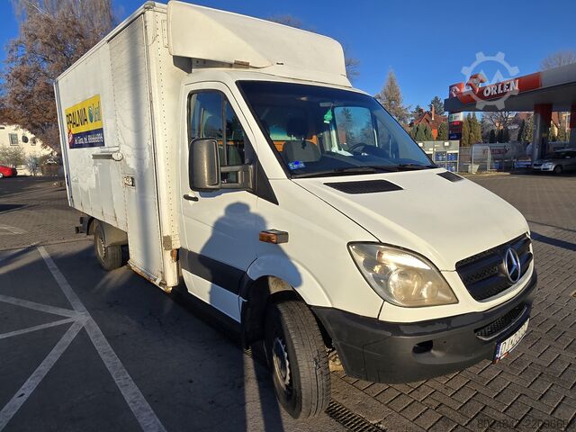 Kontener z windą Mercedes-Benz Sprinter Kontener Winda 906