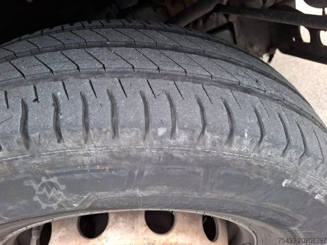 Panelová dodávka IVECO DAILY 60C18 BOX + SPONDA