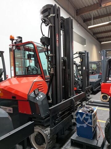 čtyřcestný vysokozdvižný vozík Combilift CBE4000 TRIPLEX 6500 FULL CABIN FREE LIF