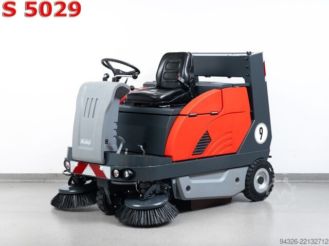Balayeuse Hako Jonas 1200 D Hako Jonas 1200 D Diesel - 735mth - 13200m²/h