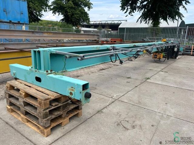 Bovenloopkraan  STAHL 4000kg, 11m 1988 Gedemonteerd STAHL 