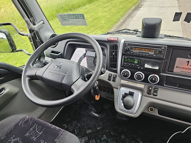 Gesloten bak FUSO CANTER 7C18 AMT 3 SEATS AIRCO