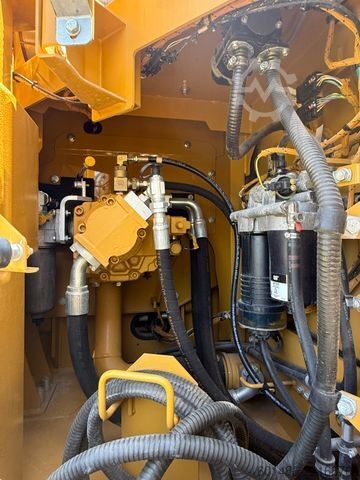 Bandgrävare CATERPILLAR 325 Baujahr 2021