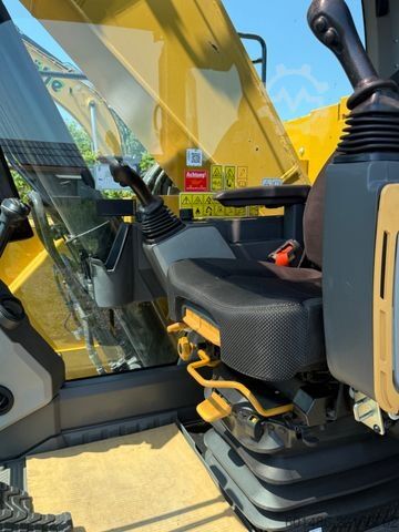 Bandgrävare CATERPILLAR 325 Baujahr 2021
