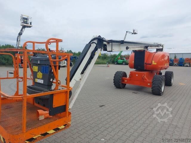 Ledad teleskopisk arbetsplattform JLG 800AJ