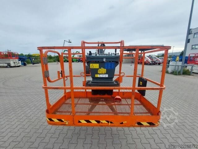 Ledad teleskopisk arbetsplattform JLG 800AJ