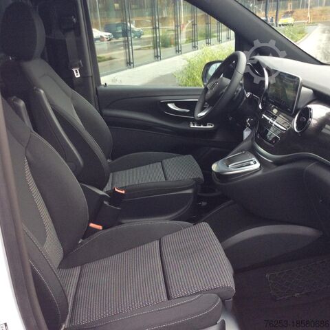 Minibus Mercedes-Benz EQV 300 lang (7 Sitzer) SpurW Sport Navi ACC LM