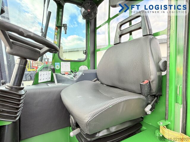 Carretilla retráctil de 4 vías Combilift C4500 GAS DUPLEX 5500 FORK POSITIONER
