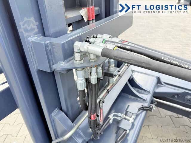 Carretilla retráctil de 4 vías Combilift C4500 GAS DUPLEX 5500 FORK POSITIONER