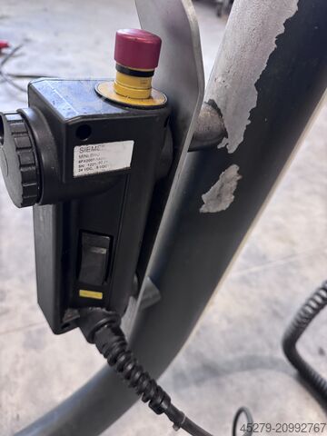 Centre d’usinage vertical Deckel Maho DMC 635V