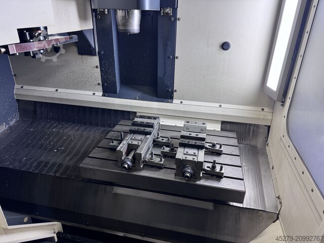 Centre d’usinage vertical Deckel Maho DMC 635V