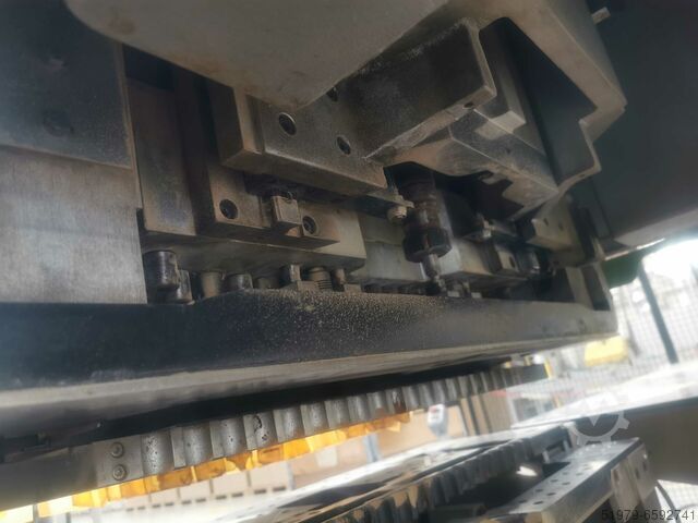 Çift taraflı CNC işleme merkezi Dur BIESSE SKIPPER 100