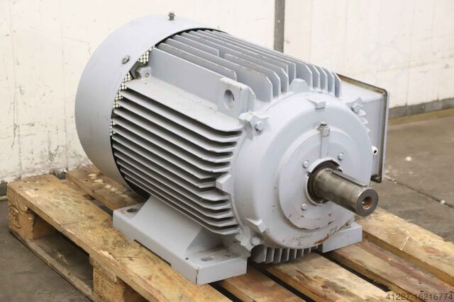 Silnik elektryczny 32/46 kW 730/1470 obr. AEG AM250MP8/4Q4