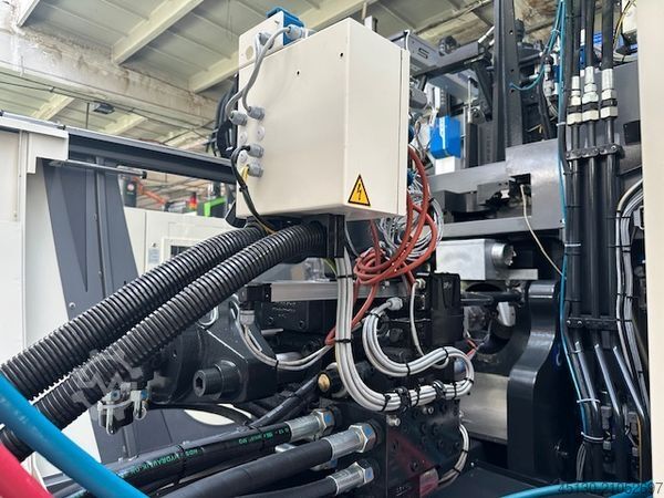 Formsprutningsmaskin Engel Victory 330H/80V/160 combi Ecodrive