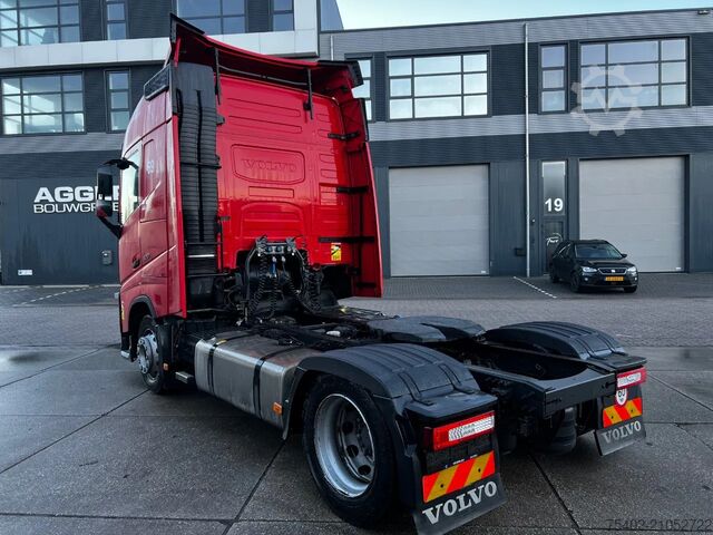 Standard-SZM Volvo FH 13.420 Globetrotter / Mega / 2x Tank