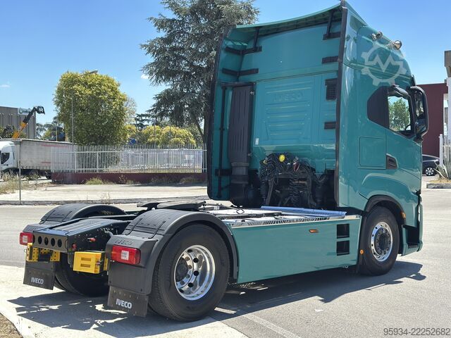 Standardni tegljač Iveco S WAY 530